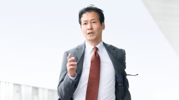 おかしい…〈年金月19万円〉76歳父からピタリと途絶えたLINE。慌てて帰省した45歳息子、実家でみた「父の信じられない姿」に絶句