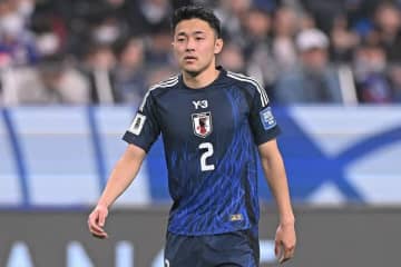 「話が通じない」菅原由勢が明かす、“空気が読めない”日本代表ドリブラーは？「ピッチ外になるとKYもKY。要注意人物です」