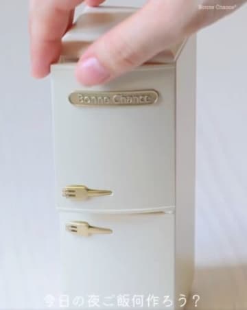 冷蔵庫を『ミニチュア』で再現した結果…扉を開けるとあまりにも完成度が高すぎる光景が15万表示「本物かと思った」「生活感がリアルｗ」