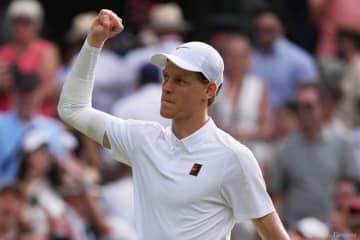 世界1位シナー、ジョコビッチを圧倒しウィンブルドン初優勝に王手！決勝は全仏OPと同じくアルカラスとの頂上決戦