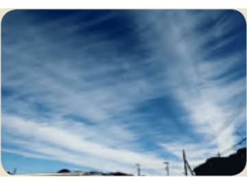 空に羽ばたく「羽根雲」まるで鳥の翼のような神秘の雲現象とは！？【最新の国際基準で見わける 雲の図鑑】