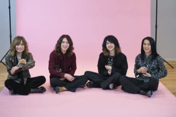 子猫と一緒のTHE YELLOW MONKEYにインタビュー、新曲がまさかの猫だらけ！！