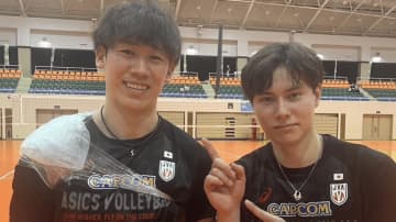 石川祐希＆髙橋藍の「らんゆき」ツーショットに歓喜の声　沖縄合宿での記念ショット公開