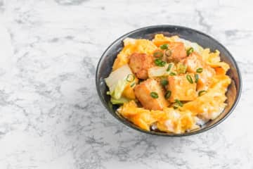 速水もこみち『厚揚げの卵とじ丼』の作り方を伝授！安価で大満足”コスパ最強”てシピに主婦からも絶賛の声「ヘルシーで良きですねー」「大満足間違いなし」