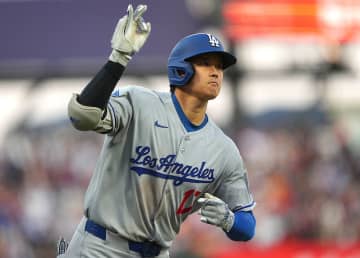 ドジャース・大谷翔平が2試合ぶりの32号逆転2ラン！　ジャイアンツのエース右腕から確信場外アーチ