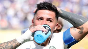 「酷いめまいに襲われた…この気温でプレーするのは超危険」2026年W杯の酷暑問題、代表スターが警鐘