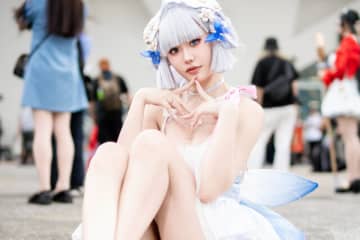【コスプレ】『原神』神里綾華の大胆なワンピース姿にドキッ！台湾美女の際立つスタイルの良さと透明感に見惚れてしまう【写真8枚】