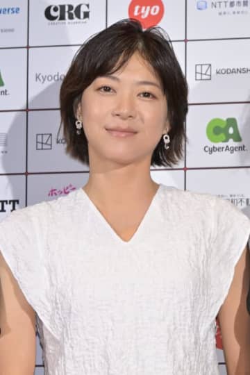 上野樹里「今年で結婚10年目」夫との2ショットを披露→「似てきましたね」「なんて素敵なご夫婦」と大反響