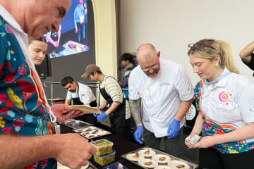 万博オーストラリア館で４日間、牛ステーキなど１０００食を無料配布