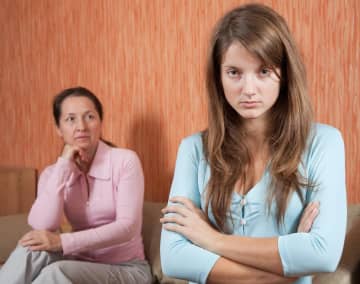 モラハラ父に染まった娘。「ママってダメ母だよね」と見下され、心を引き裂かれた私が決意したことは