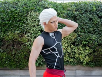 95キロの肉体がコスプレでバッキバキに！『Fate』アーチャーのコスプレで魅せる圧倒的筋肉美