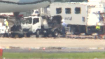 オーバーヒートで出火か…成田空港で電源車が焼ける火事　約10分後に消し止められけが人なし　旅客機にも燃え移らず運航に影響なし