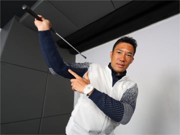 アイアンが上達しない人は「右手リード」で打ってみて