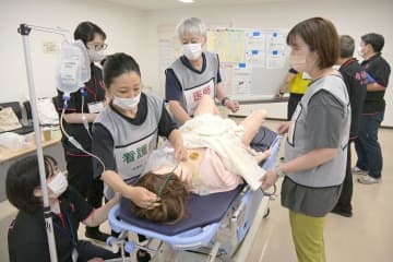 母体急変　医師ら訓練　笠間で県産婦人科医会　スキル向上へ研修会　茨城