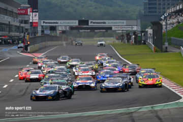 GTWCアジア第8戦富士は終盤大荒れのレースに。混戦を後目にジョホールJMRの99号車コルベットがポール・トゥ・ウインで今季3勝目