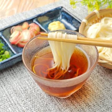【1回でいい！めんつゆをコレで割ってみて！】「簡単なのにウマすぎ」いつものそうめんが格段にアップする裏技レシピ