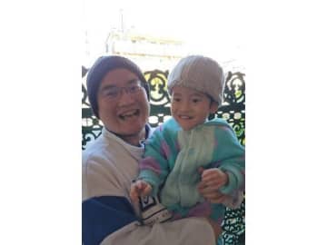 自分で座ることも歩くこともできない息子。3歳で非常にめずらしい遺伝子の病気「ピットホプキンス症候群」と診断されて【体験談】