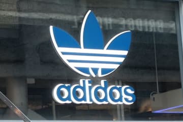 アディダスの「ふわ軽リュック」に家族も驚き⇒大絶賛！通勤から旅行までOKな使いやすさだったよ♪
