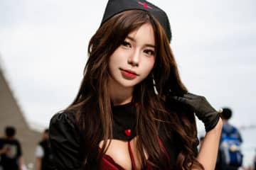 【コスプレ】ブラックナース姿が妖艶すぎる！黒ニーハイ×絶対領域が眩しいマレーシアのコスプレイヤーによる圧倒的美貌【写真8枚】