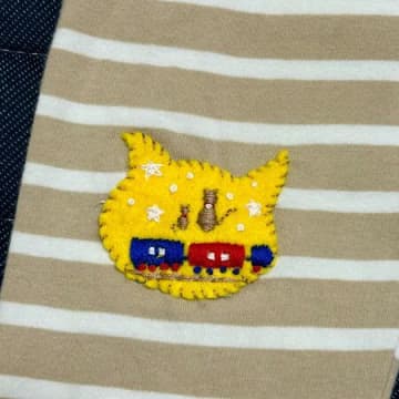 【ズボンの穴あき補修】フェルトをキャンバスに！ワッペン風刺繍
