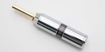 【ミニレビュー】スピーカー端子に挿すだけで抜群の効果！オーディオみじんこの仮想アース「SILVER BULLET SP-B」