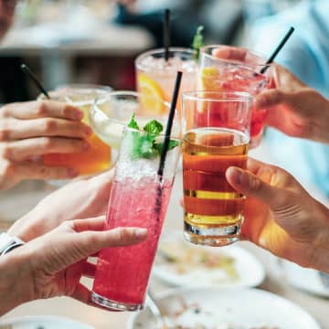 夏の夜は、ここで乾杯！今すぐ予約したい東京の「とっておき」ビアガーデン特集2025