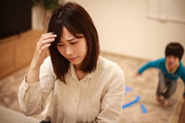 突然の事故で夫が「無収入」に…。子ども1人、「月8万円」のパート収入だけでは生活が苦しいです。生活保護は受けられるのでしょうか？