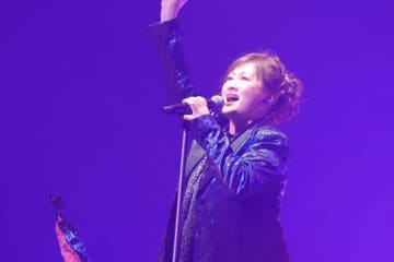 渡辺美里、自身の誕生日にライヴを開催 槇原敬之提供の新曲「折りたたみ傘」を初披露
