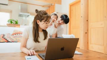 世帯年収650万円・30代の子持ち夫婦…教育費がかかっても、老後資金2,000万円を準備できる「あっけないほど単純な方法」【FPが解説】