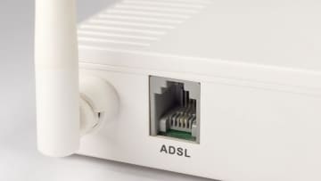 ADSLはなぜ終わる？モデムばら撒きが果たした「ネット高速化」の歴史と終幕