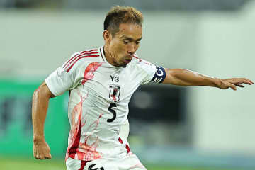 38歳・長友佑都は先発起用されるのか。優勝決定戦の韓国戦はW杯メンバー入りへ分岐点に!?【E-1】