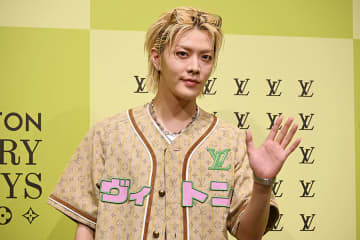 ＮＣＴユウタ来阪、着用服のヴィトンロゴに「今回一番のポイント！」