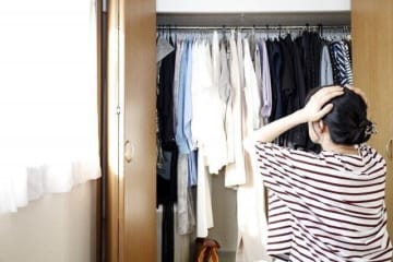 片づけのプロ直伝！クローゼットをスッキリさせるために最初に捨てるべきものとは？