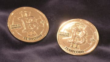 「ビットコイン」史上初の12万ドル突破、過去最高値を更新