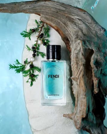 フェンディの新作フレグランス「オー ダルティフィス」で纏うローマの夜