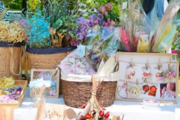 子ども向けワークショップがいっぱい！涼しい室内で楽しめる「花マルシェ」