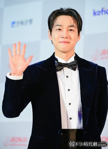 2025年の出演作すべてがヒット記録中！俳優カン・ユソク、演技力＆人気で“今年の顔”に急浮上