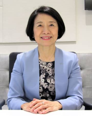サントリー食品・小野真紀子社長　ボサノバ好きが高じてポルトガル語専攻　佐治敬三の謦咳に接してトップに上りつめるまで