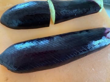 なすが茶色くなるのはどうして？色よくきれいな煮物を作るポイントを解説！