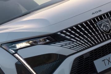 プジョー408に新ハイブリッド登場　電動走行×快適性を両立した新型モデル