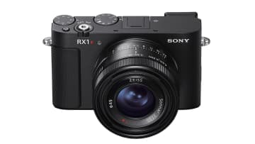 ソニー、「RX1R III」発売。手のひらサイズの小型軽量ボディにAI認識による高性能AFと有効約6100万画素フルサイズセンサーを凝縮