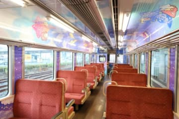 さんてつ「とうぎん×キキ＆ララ」列車がパワーアップ、車内ラッピングを施し出発進行！