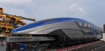 中国初の超電導高速リニア試作車、世界高速鉄道会議で公開