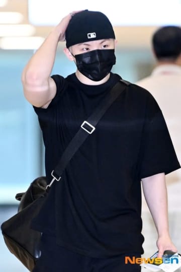 【PHOTO】SEVENTEEN ウジ、スケジュールのため日本へ…クールな夏ファッション（動画あり）