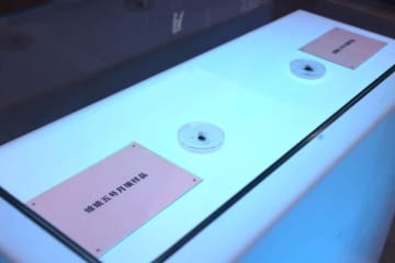 中国の月探査プロジェクト20年展示会が上海で開催、間近で見られる月からの「お土産」