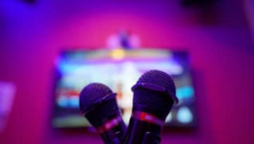 カラオケで歌う曲、重視するのは「盛り上がり」or「自分の好き」どっち？ アンケート結果発表！