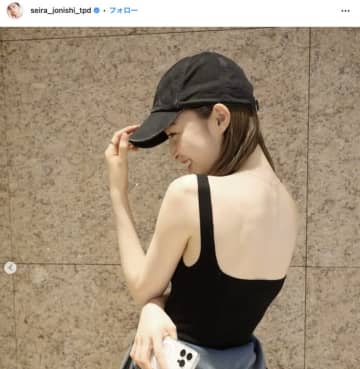 “控えめ美人”？！上西星来、大胆すぎる“背中全開”ワンピでファンを裏切る。「背中がキレイすぎて二度見した」と沼る人続出