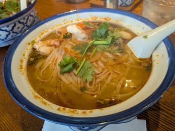 【神保町】「メナムのほとり」で本格アジア飯！暑い夏にトムヤムヌードルが美味しすぎた