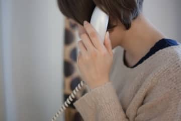 最終面接で「なぜ電話が深夜なんですか？」と質問 → “バカ正直”がアダとなって不採用？　ある女性の就活の記憶