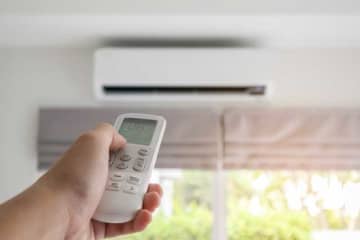 「エアコンと電気を消す」を英語で言うと？